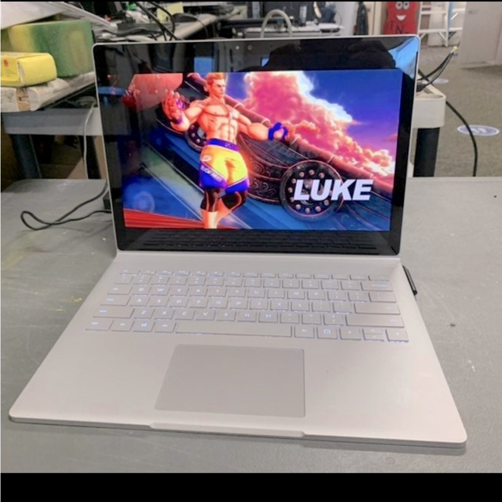 Microsoft Surface Book 2 i7 16gb ram 512gb ssd Nvidia gpu